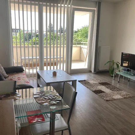 Apartman Edita - Byt S Terasou A Parkovacim Stanim, Topolova, Апартаменты Оломоуц